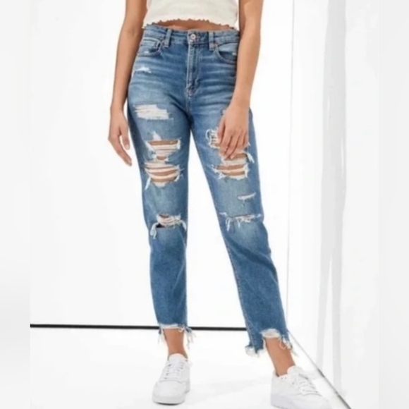 American Eagle Outfitters Denim - 6 American Eagle Mom Straight Jean